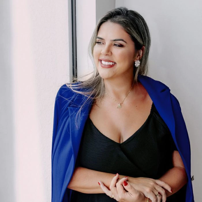 Dra. Cyrce Sousa