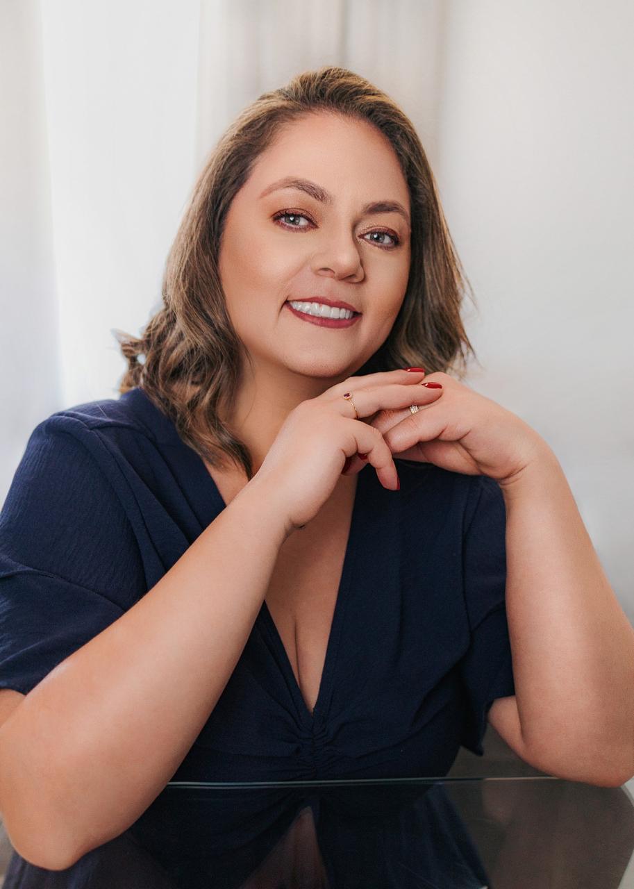 Dra. Simone Bueno